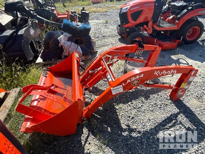 Kubota LA344S 48 in Front Loader Attachment w/ Grill Guard