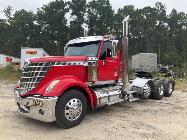 2010 International LoneStar 8x4 Tri/A Day Cab Truck Tractor