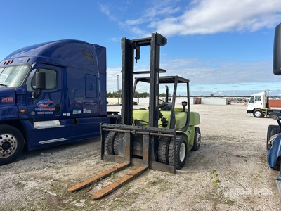 Clark CMP70 15500 lb Pneumatic Tire Carrelli Elevatori (Inoperable)
