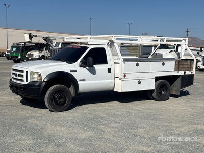 2006 Ford F-550 XL 4x2 Camión Caja Abierta