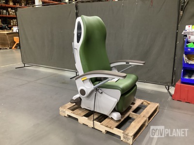 Stryker IPX2 True Rise Clinical Chair