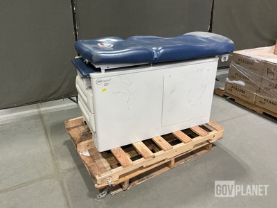 UMFmedical 5250 Examination Table