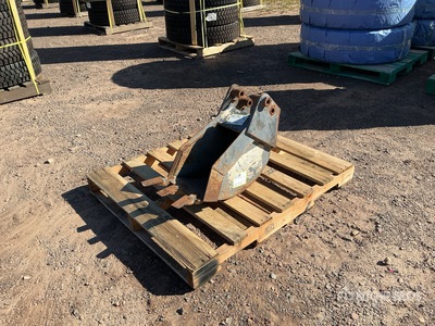 10 in Digging Excavator Bucket
