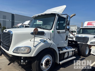 2016 Freightliner M2112 4x2 Day Cab Truck Tractor (Inoperable)