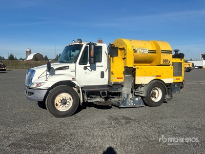 Tymco 500X Air on 2009 International 4300 Camion balai