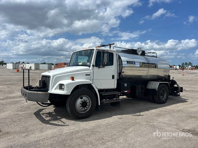 2002 Rosco on 2002 Freightliner FL 70 4x2 Asphalt Distributor Truck
