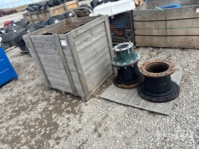 Quantity of (2) Pipe Fittings
