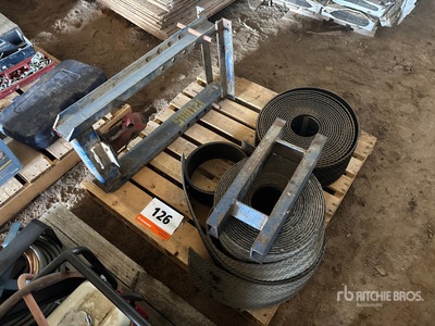 Quantity of (3) 7 in Baler Belts Parti varie