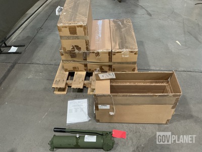 (5) Oshkosh 4038508 Hydraulic Hand Pumps