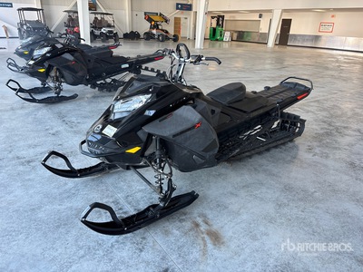 2021 Ski-Doo Summit X 850 Turbo 165 Snowmobile