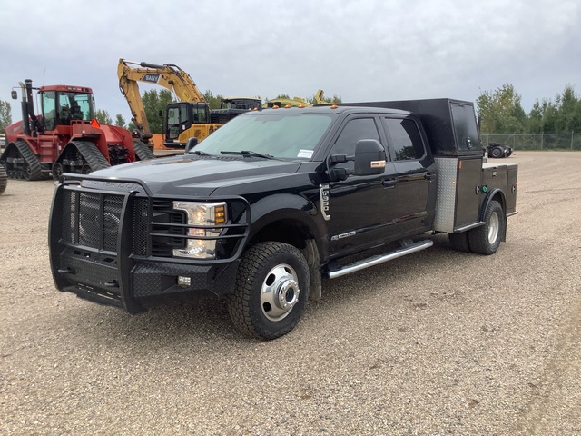 2019 Ford F-350 4x4 Crew Cab Utility Truck