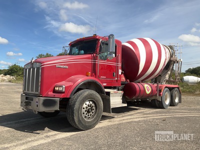 2007 Kenworth T800B 6x4 Mixer Truck