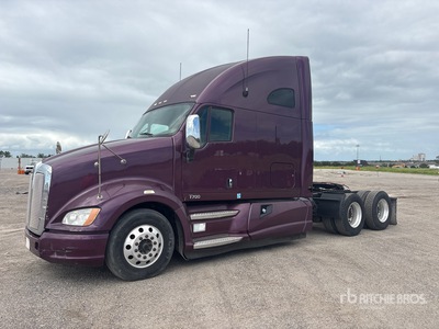 2013 Kenworth T700 6x4 T/A Sleeper Truck Tractor