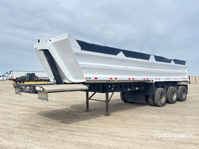 2004 Cross Country 33 ft Tri/A Tipping Trailer