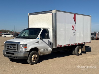 2019 Ford E-450 4x2 Furgoneta caja cerrada