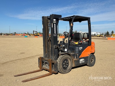 2018 Doosan G25N-7 4200 lb Pneumatic Tire Carretilla Elevadora