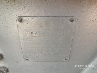 1997 Wilson Hopper Bottom Grain Trailer