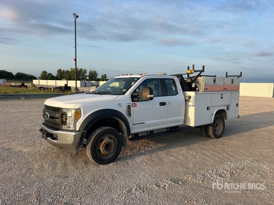 2017 Ford F-450 XL 4x2 Extended Cab Camion utilitaire