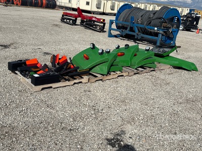 Quantity of (4) Pallets of John Deere X9 Parts Divers - Équipement agricole