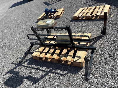 Quantity of (2) Pallets of Cab Guard Divers - Pièces détachées pour camions