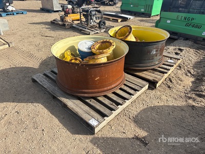 Quantity of (4) John Deere Wheel Spacers Parti varie