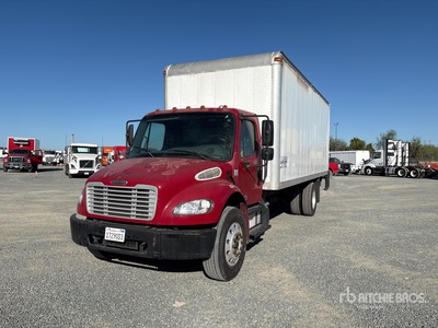 2015 Freightliner M2 106 4x2 バントラック