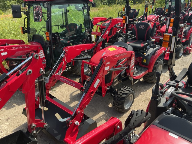 Mahindra 1126 HST 4WD Utility Tractor
