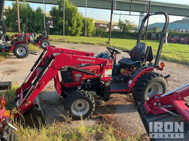 2022 Mahindra MAX26XLG 4WD Utility Tractor