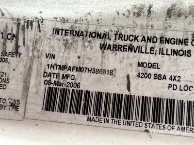 2007 International 4200 4x2 Flatbed Truck