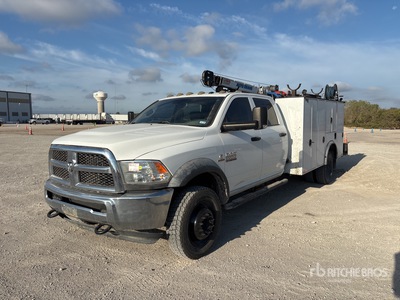 2014 Ram 5500 4x2 Crew Cab Camion de servicios