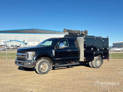 2018 Ford F-350 XLT 4x4 Extended Cab サービスカー