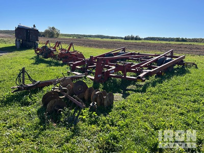 Case IH 4200FLCU 167 in Pin Hitch Cultivator