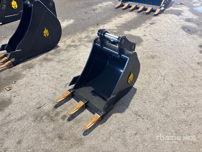 Dynamic Entities 18 in Digging Excavator Bucket - Fits Cat 303, 303.5, 304 Case, New Holland, Kobelco SK35 Deere/Hitachi 35D/G