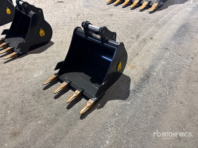 Dynamic Entities 24 in Digging Excavator Bucket - Fits Cat 303, 303.5, 304 Case, New Holland, Kobelco SK35 Deere/Hitachi 35D/G