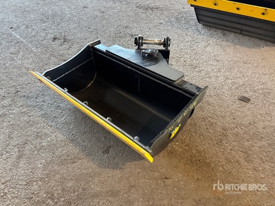 Dynamic Entities 42 in Hydraulic Tilting Excavator Bucket - Fits Cat 305, 305.5 Komatsu PC45/50/55 Hyundai R55, Hitachi/Deere 50D/G Case, New Holland, Kobelco SK50 Bobcat E50/341/337