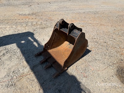 24 in Digging Excavator Bucket
