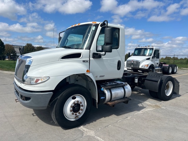 2021 International MV607 4x2 S/A Day Cab Truck Tractor