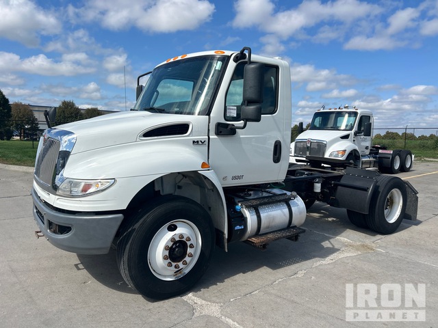 2021 International 2021 International MV607 4x2 S/A Day Cab Truck Tractor