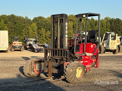 Moffett M5000 5000 lb 3x3 Wózek widłowy montowany na ciężarówce