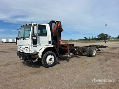 2005 Palfinger PK12000 Knuckle Boom on 2005 Sterling SC8000 4x2 COE Ciężarówka z wysięgnikiem