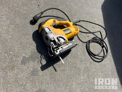 Dewalt DW331 Corded Orbital Jig Saw Kit