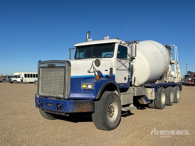 2007 Freightliner FLD120 8x6 Camion mélangeur