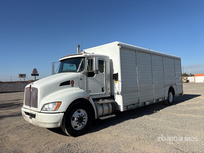 2015 Kenworth T370 4x2 10 Bay Ciężarówka do przewozu napojów