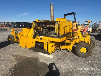 Easi-Pour TP880SV Curb & Gutter Machine (Inoperable)