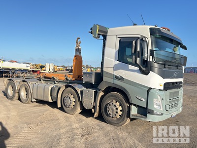 2022 Volvo FM13 8x4 Twin-Steer フックトラック