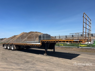 2006 MaxiTrans 13.4 m Tri/A Step Deck Trailer
