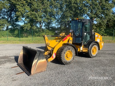 2023 Cat 906 Wheel Loader