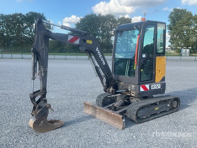2020 Volvo ECR25D حفارة صغيرة