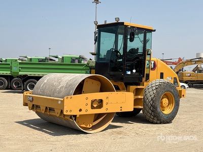 2013 Cat CS-533E Smooth Drum Compactor