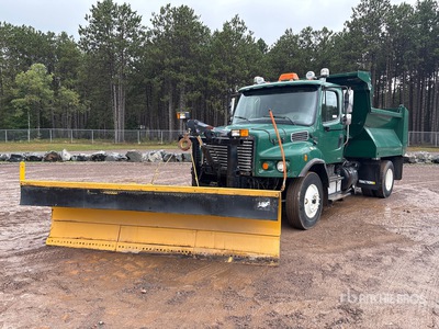 2008 Freightliner M2 106 4x2 Camión con pala para nieve